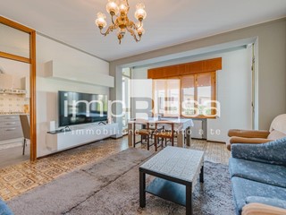 Appartamento in Vendita a San Pietro Di Feletto, 130'000€, 140 m²