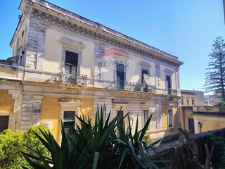 Casa Semi Indipendente in Vendita a Lentini, 198'000€, 250 m²