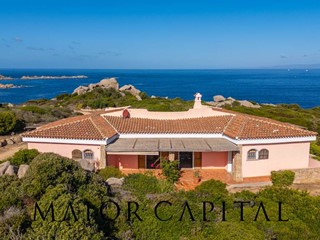 Villa in Vendita a Santa Teresa Gallura, 2'350'000€, 280 m²