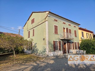 Casa Indipendente in Vendita a Sale, 85'000€, 315 m²
