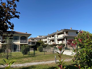 Trilocale in Vendita a Bussero, 280'000€, 94 m², con Box