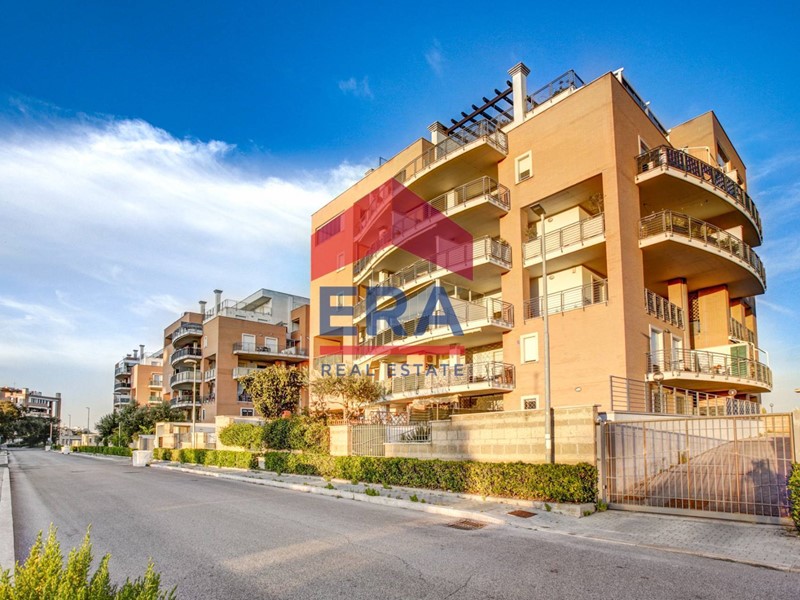 Bilocale in Vendita a Pomezia, 138'000€, 66 m²