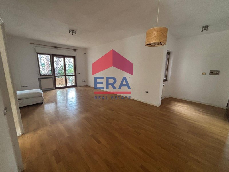 Trilocale in Vendita a Roma, 390'000&euro;, 100 m²