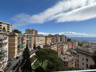 Appartamento in Vendita a Genova, 359'000€, 124 m²
