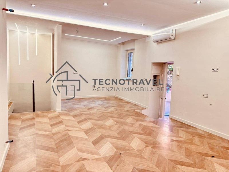 Trilocale in Vendita a Napoli, 339'000&euro;, 115 m²