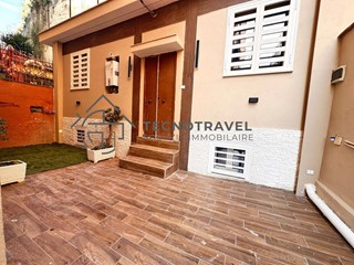 Trilocale in Vendita a Napoli, 339'000&euro;, 115 m²