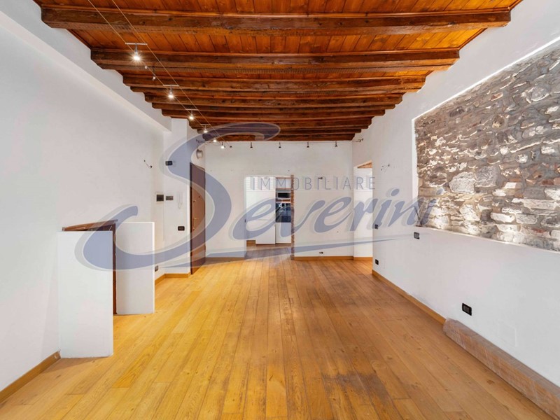 Quadrilocale in Vendita a Como, 590'000€, 153 m²