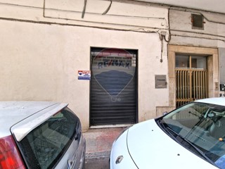 Negozio in Affitto a Casoria, 415€, 42 m²