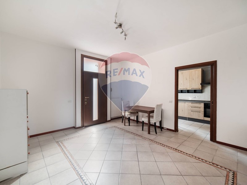 Bilocale in Vendita a Agrate Brianza, 120'000€, 69 m²