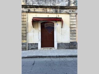 Immobile commerciale in Affitto a San Giovanni la Punta, 450€, 65 m²