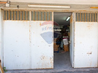 Box in Vendita a San Giovanni la Punta, 55'000€, 72 m²