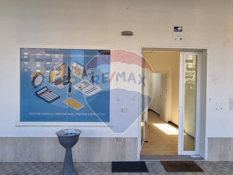 Negozio in Vendita a Paternò, 40'000€, 37 m²