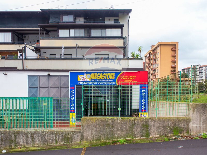 Negozio in Vendita a Catania, 90'000&euro;, 100 m²