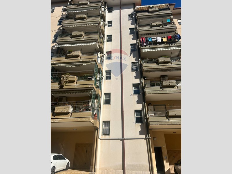 Appartamento in Vendita a Caltanissetta, 85'000€, 125 m²