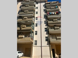 Appartamento in Vendita a Caltanissetta, 85'000€, 125 m²