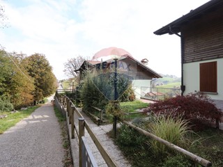 Trilocale in Vendita a Aviatico, 95'000€, 55 m²