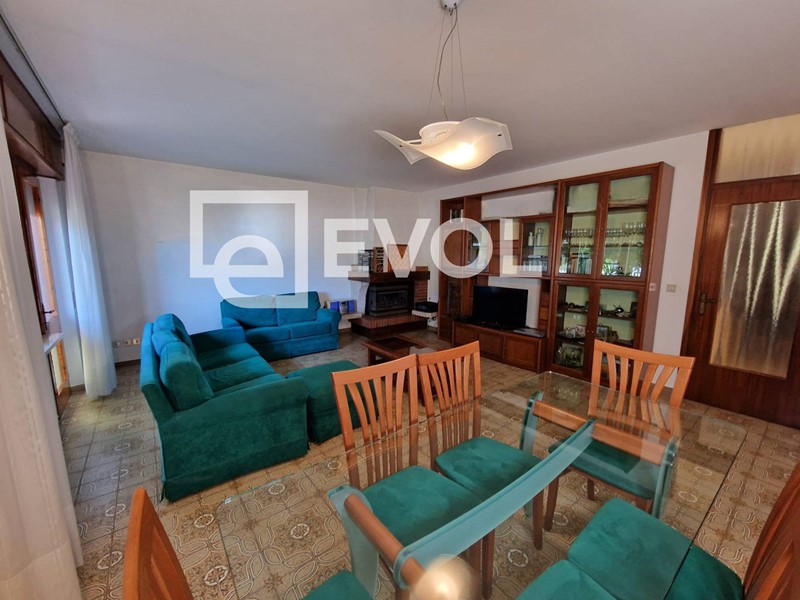 Appartamento in Vendita a Tarcento, 240'000€, 231 m²