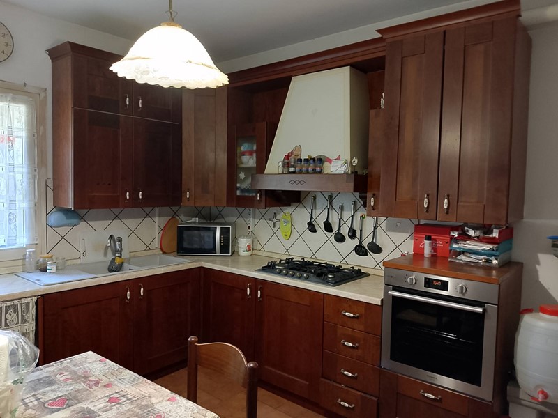 Casa Indipendente in Vendita a Faenza, 280'000&euro;, 300 m²