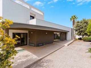 Villa in Vendita a Bisceglie, 950'000€, 400 m²