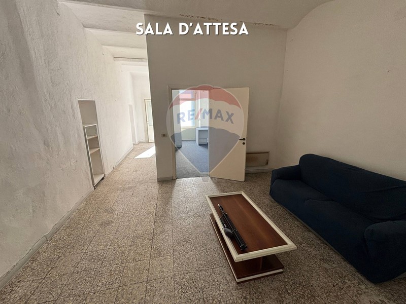 Negozio in Vendita a Roccastrada, 36'000€, 60 m²