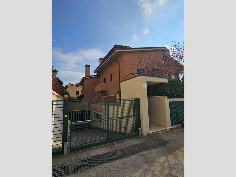 Trilocale in Vendita a Teramo, 187'000&euro;, 90 m²