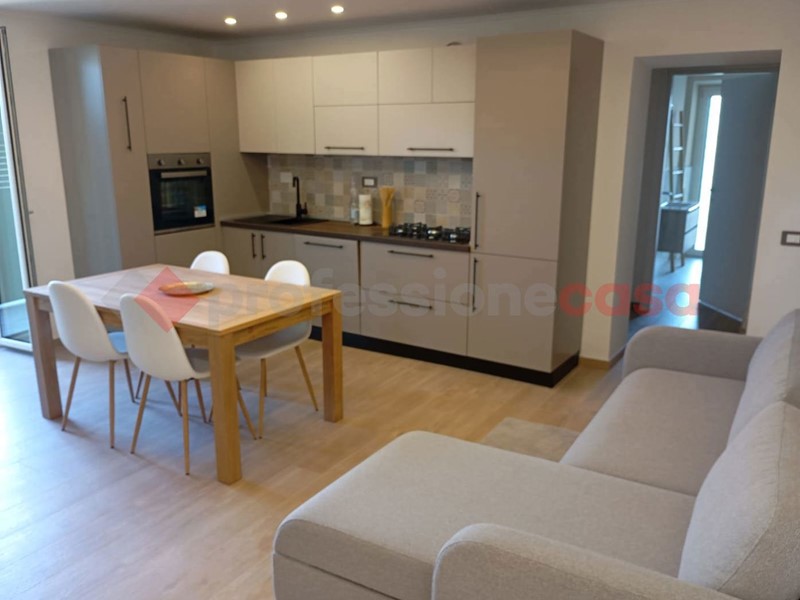 Bilocale in Vendita a Roviano, 90'000€, 60 m², arredato