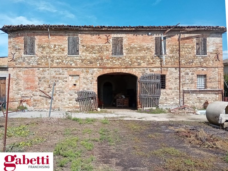 Villa in Vendita a Rimini, 400'000€, 500 m²