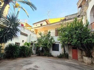 Quadrilocale in Vendita a Caivano, 125'000€, 132 m²