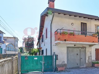 Casa Indipendente in Vendita a Cabiate, 248'000€, 335 m²