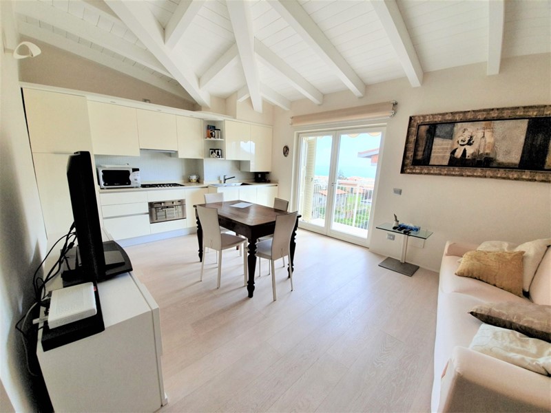 Appartamento in Vendita a Alassio, 595'000€, 119 m², arredato, con Box