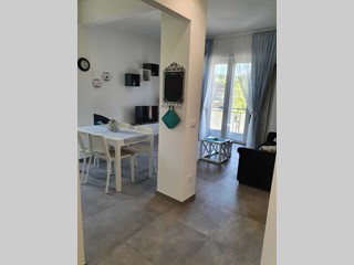 Trilocale in Affitto a Savona, zona Zinola, 800€, 98 m², arredato