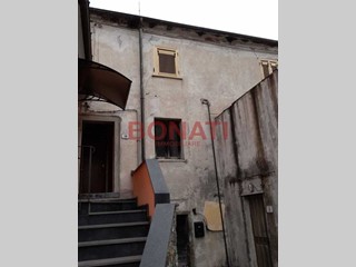 Trilocale in Vendita a Podenzana, zona Montedivalli, 80'000€, 60 m², arredato