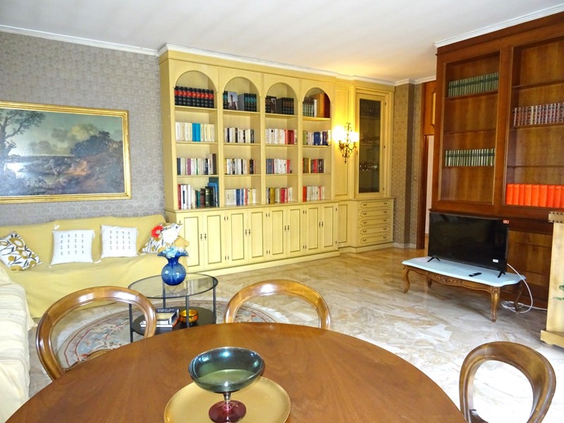 Appartamento in Vendita a Ostra, 140'000€, 168 m², arredato