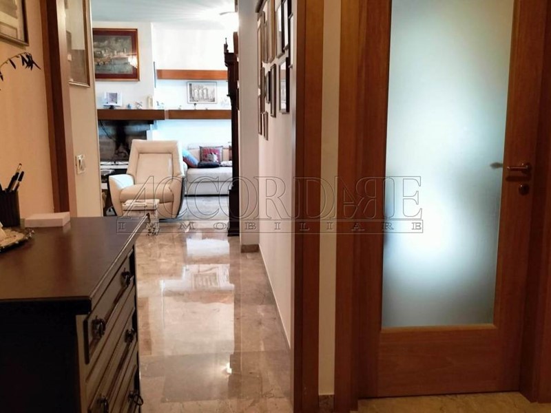 Appartamento in Vendita a Padova, zona San Carlo, 210'000€, 150 m², con Box