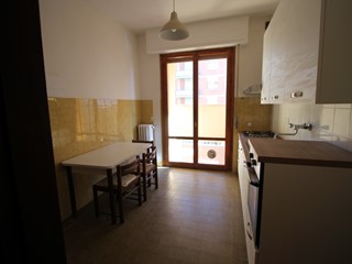Trilocale in Affitto a Firenze, zona Novoli, 1'000€, 80 m²