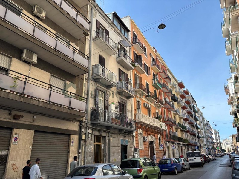 Trilocale in Vendita a Bari, 120'000€, 85 m²