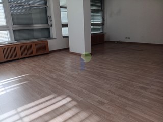 Ufficio in Vendita a Livorno, zona Centro, 300'000&euro;, 215 m²