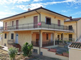 Villetta a schiera in Vendita a Santarcangelo di Romagna, zona San Michele, 255'000€, 129 m², con Box