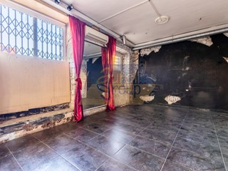 Immobile commerciale in Vendita a Roma, zona Appia nuova, 79'000€, 42 m²