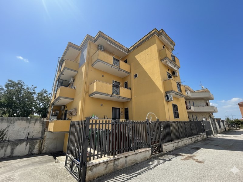Quadrilocale in Vendita a Mondragone, zona VIA DUCA DEGLI ABRUZZI 20, 135'000€, 110 m², con Box