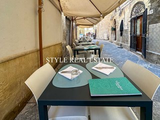 Attività commerciale in Vendita a Siracusa, zona Via Giuseppe Maria Capodieci 8, Ortigia, 120'000&euro;, 137 m², arredato