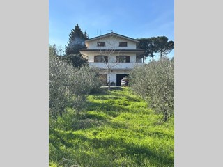 Villa in Vendita a San Giovanni Teatino, 330'000€, 240 m²