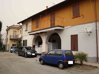 Trilocale in Vendita a Bellusco, 44'700€, 84 m²
