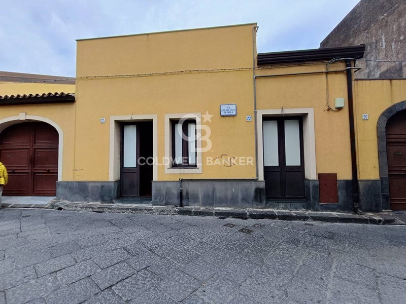 Ufficio in Affitto a Acireale, 450€, 75 m²