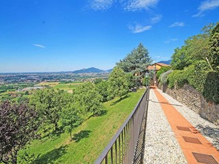 Attico in Vendita a Bergamo, 1'500'000€, 329 m²