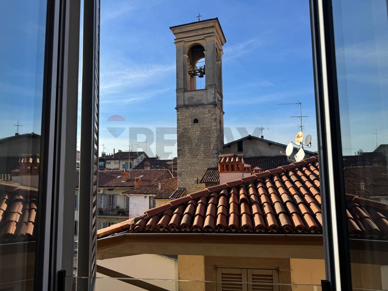 Quadrilocale in Affitto a Bergamo, 3'000&euro;, 265 m²