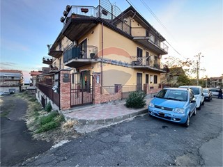 Appartamento in Vendita a Santa Maria di Licodia, 150'000€, 128 m²