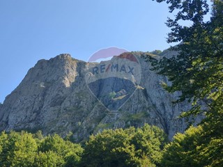 Appartamento in Vendita a Santo Stefano d'Aveto, 380'000€, 800 m²