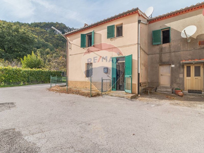 Appartamento in Vendita a Semproniano, 52'500€, 130 m²