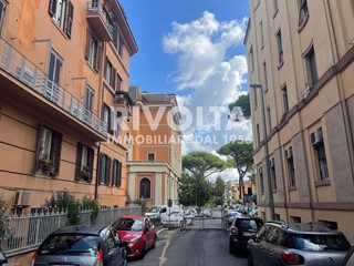 Magazzino in Vendita a Roma, 169'000€, 155 m²